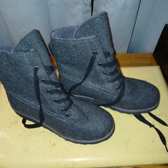 Bearpaws Womens lace-up boots, Gray, Size 8 - Picture 2 of 5